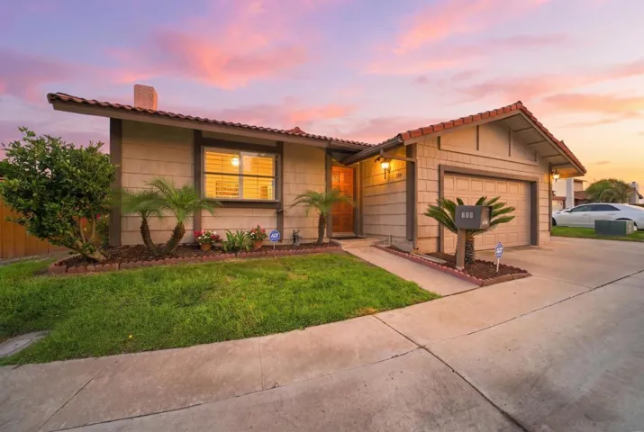 https://zimg.paragon.ice.com/ParagonImages/Property/PA/SDMLS/-533061/36/533/400/68be3183539598453dda990b0964dacf/3/44e6bbca89c098221b63d4c852fe6cbe/-533061-f2487dc8-a74d-46a9-88ec-60622f10f136.JPG