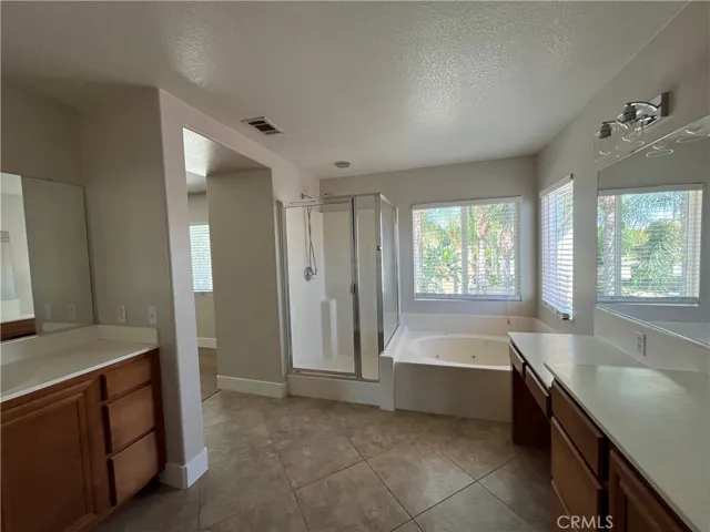 Main Bedroom Bathroom