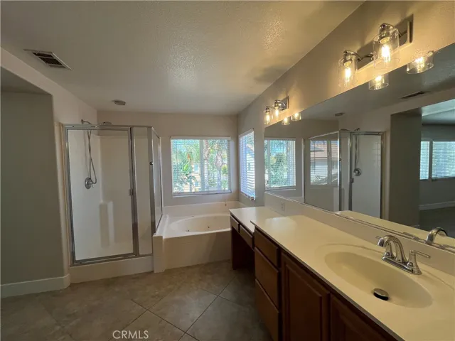Main Bedroom Bathroom