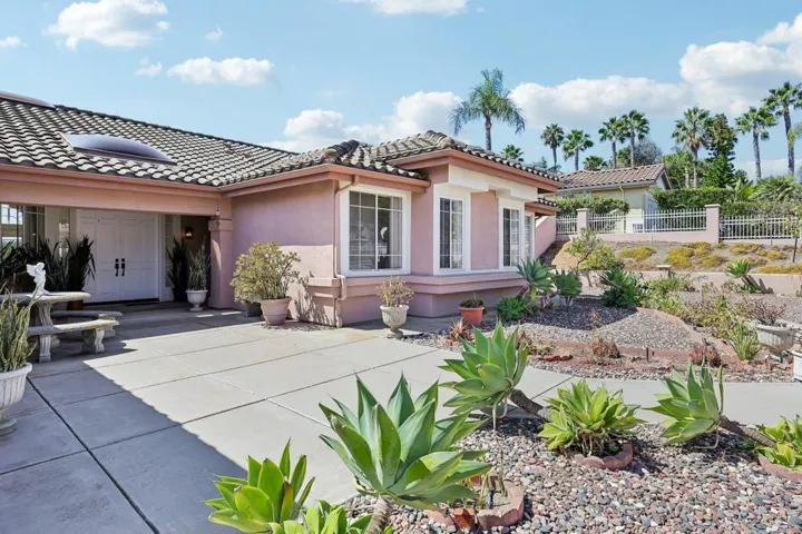 638 Cantara Lane, Vista, California 92081 — photo 4