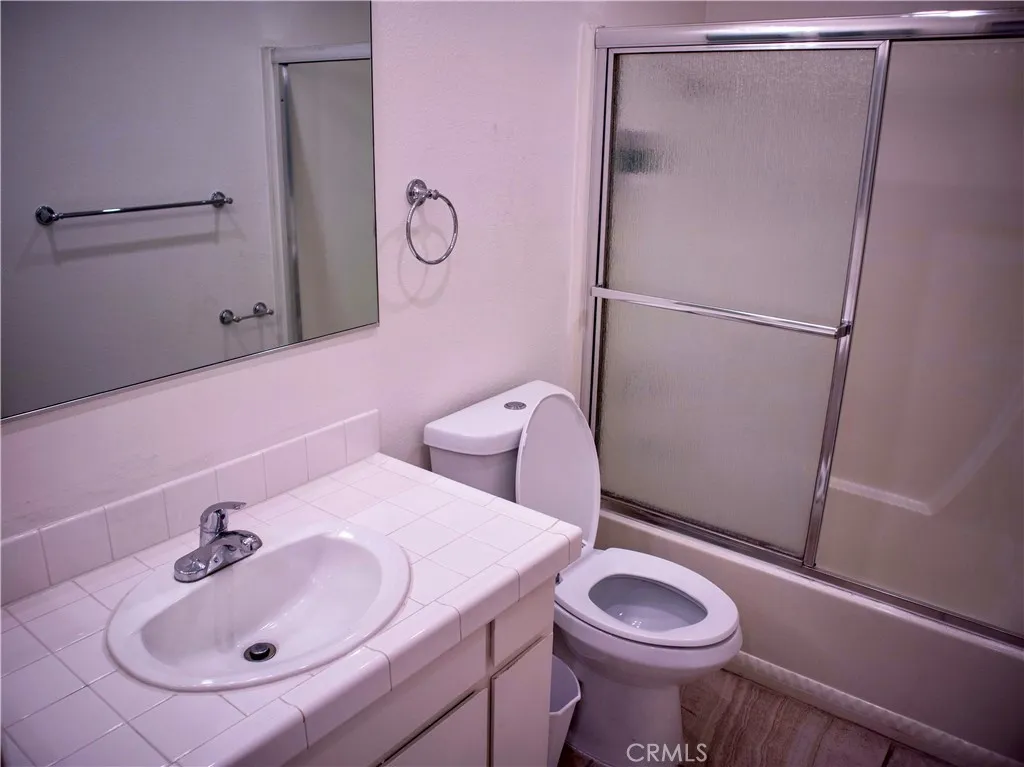 Full bathroom just outside bedroom on ocean side of unit. Full bathroom just outside bedroom on ocean side of unit.