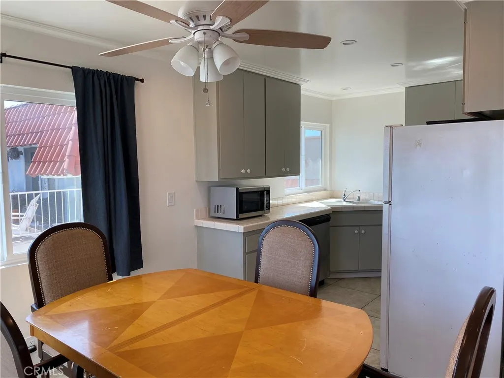 Dining room has slider to patio convient for dining. Dining room has slider to patio convient for dining.
