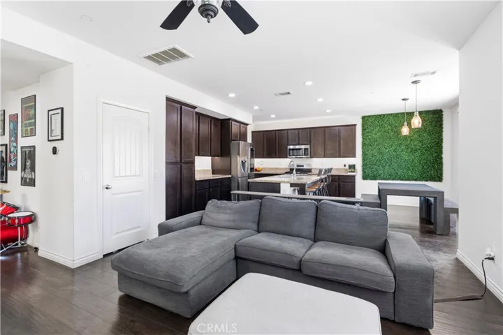 26838 Albion, Canyon Country, California 91351 — photo 5