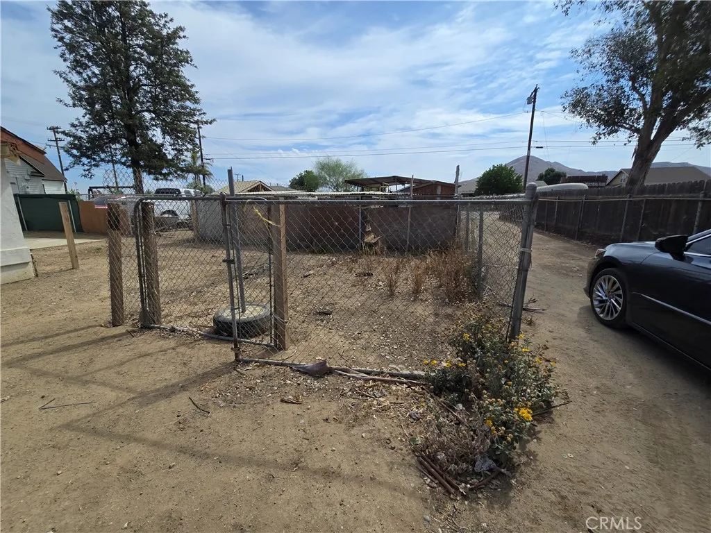 Chicken coop/goat pen Chicken coop/goat pen