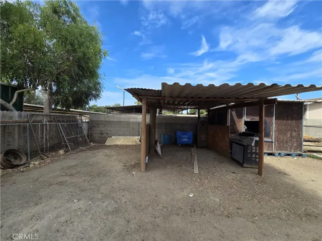 Room for goats, horse chickens