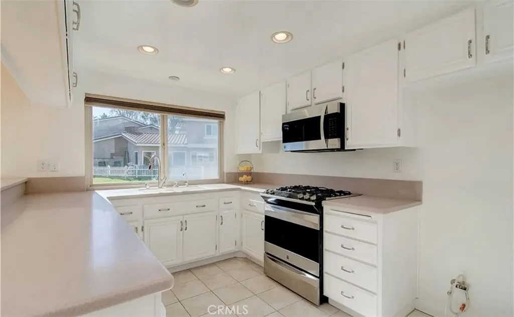 7966 Moonmist Circle, Huntington Beach, California 92648 — photo 5