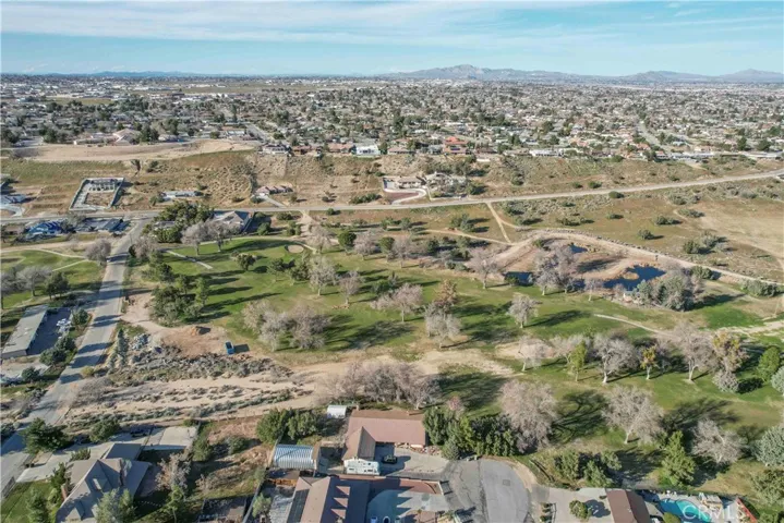 17805 Bangor Avenue, Hesperia, California 92345 — photo 4