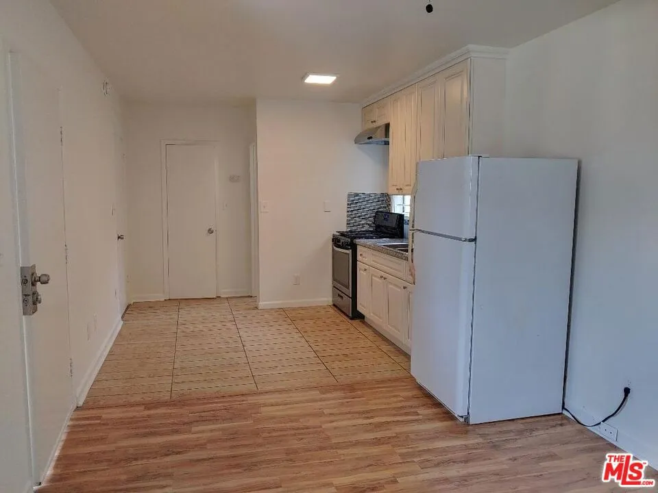 5419 Harold Way 9, Los Angeles, California 90027 — photo 4