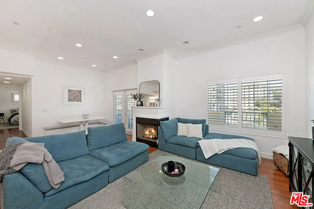1135 Rexford Drive 403, Los Angeles, California 90035 — photo 4