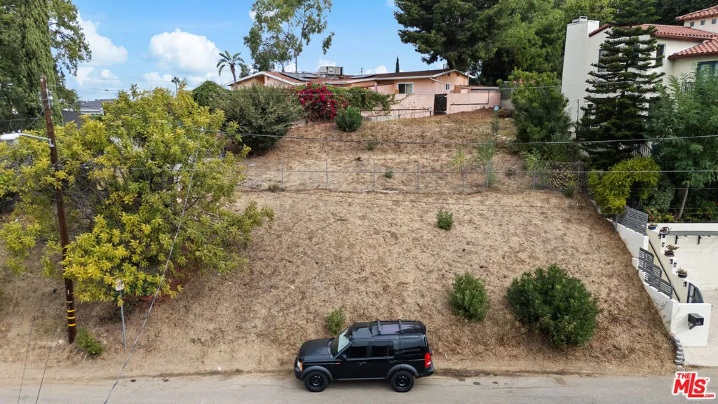 811 Oneonta Drive, Los Angeles, California 90065 — photo 5
