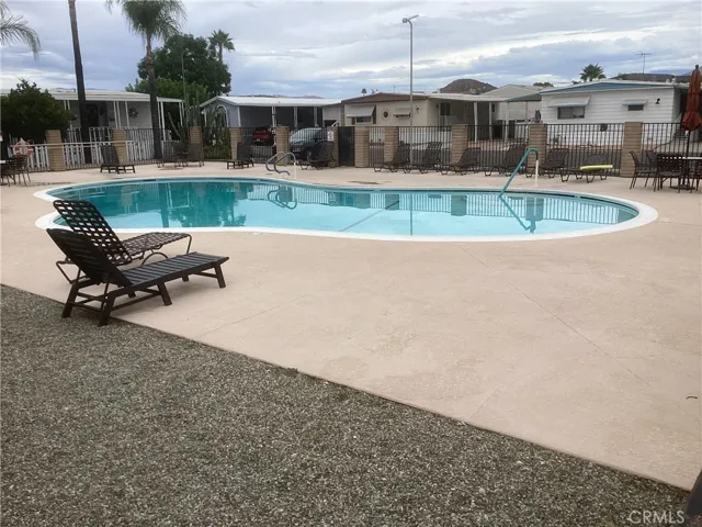 Complex pool