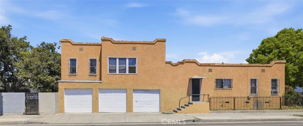 3773 S La Salle Ave
