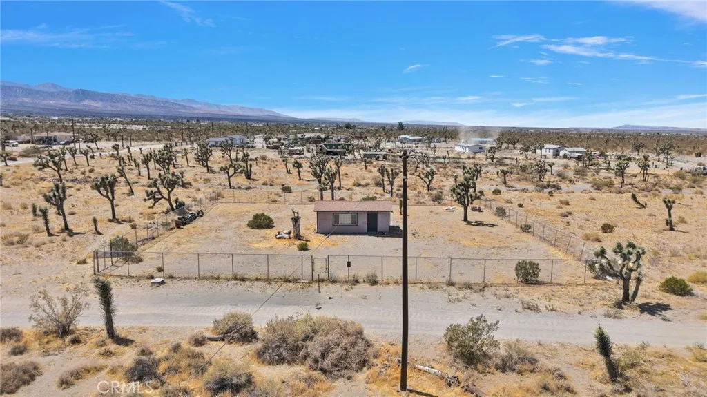 2575 Sacramento, Pinon Hills, California 92372 — photo 4