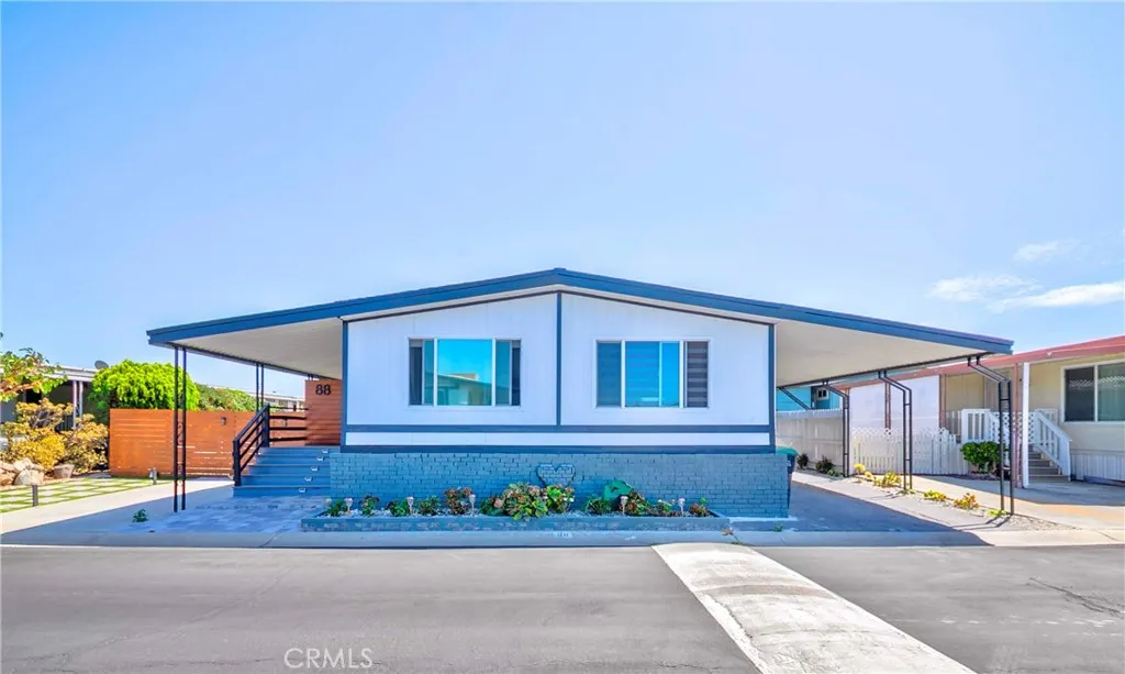 1065 Lomita 88
