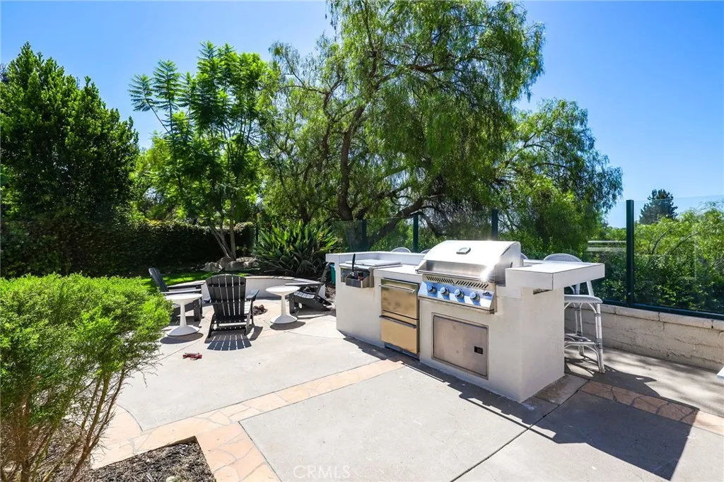 Outdoor Kitchen with Views! Outdoor Kitchen with Views!