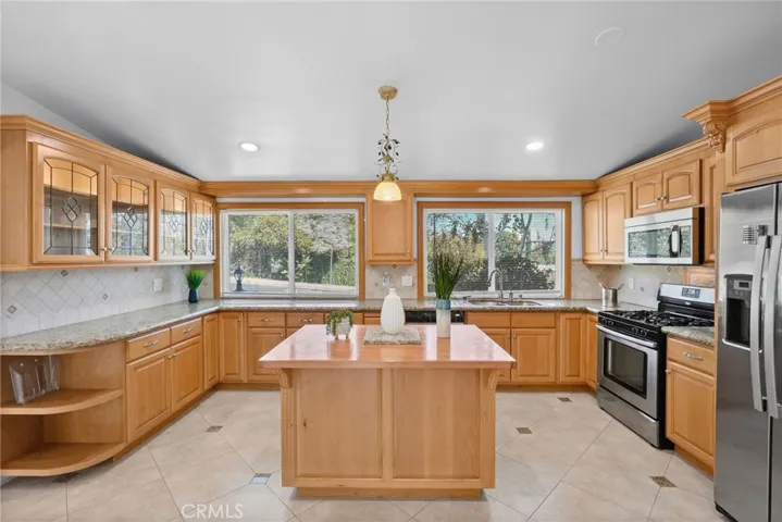 23800 Hatteras Street, Woodland Hills, California 91367 — photo 4