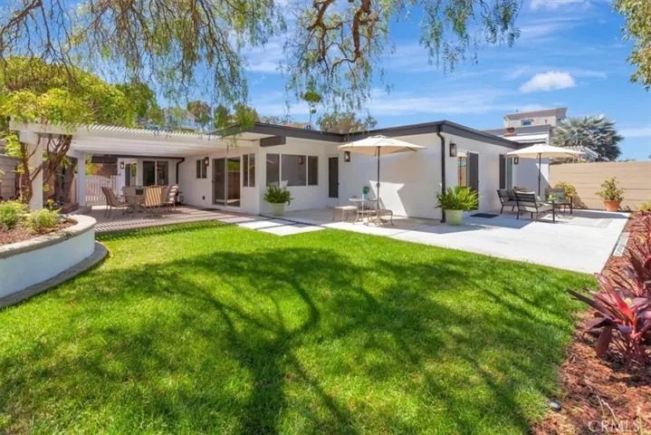 This yard will make you feel right at home.  It is so charming and private, perfect size too.
