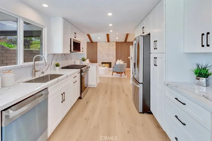 All Stainless Steel Appliances ARE INCLUDED !! Washer and Dryer included too