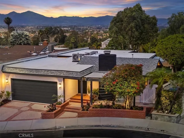 Stunning & Newly Renovated Single Story 3 Bd, 3 Ba View Home