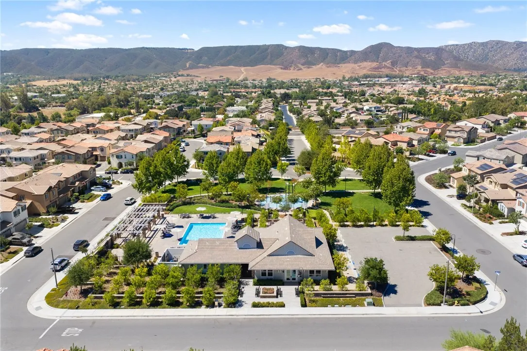 Aerial view of Santa Rosa Highlands amenities and surrounding areas.