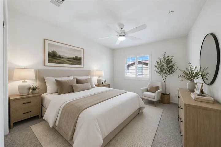 The image of this area/room has been edited, adding virtually staging.