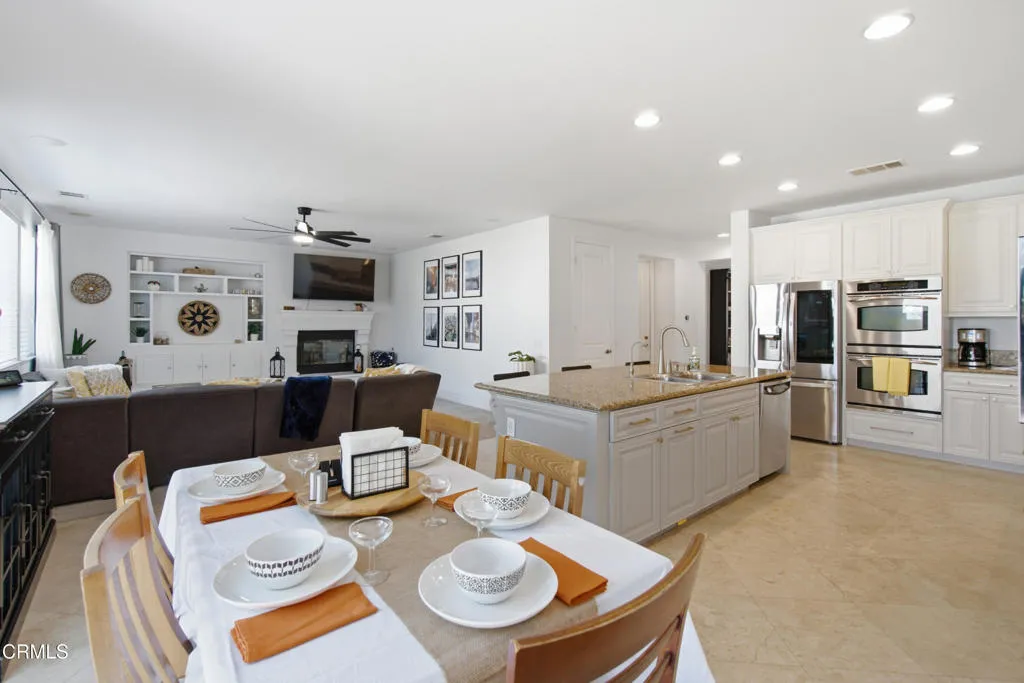 22_breakfast area