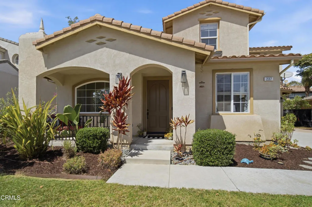 3_front exterior