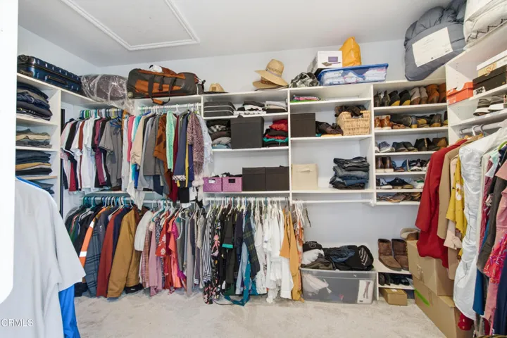 48_closet