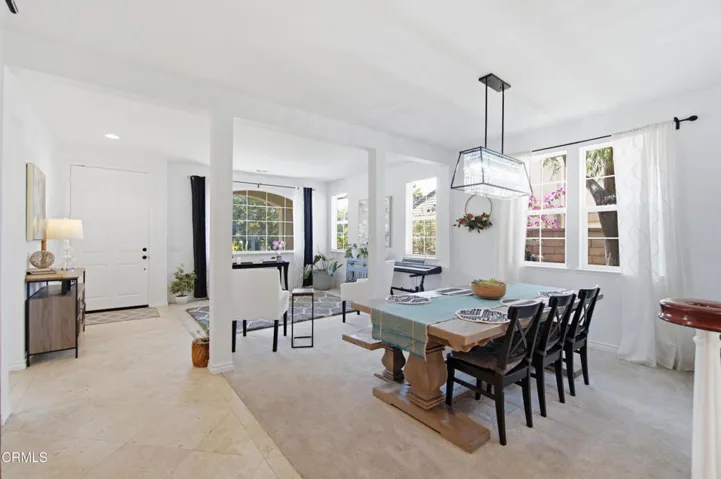 10_dining area