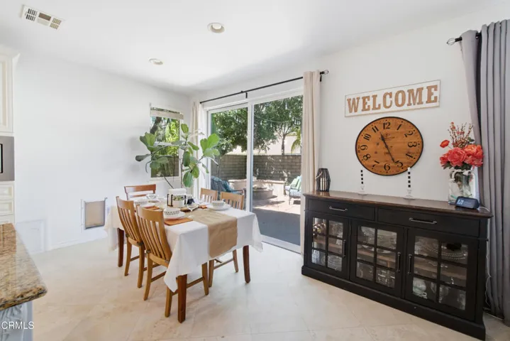 21_breakfast area