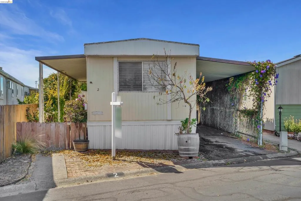 2 Balsam St