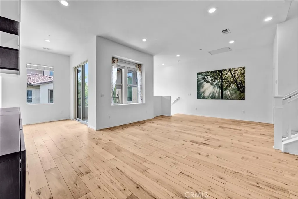125 Neptune, Irvine, California 92618 — photo 4
