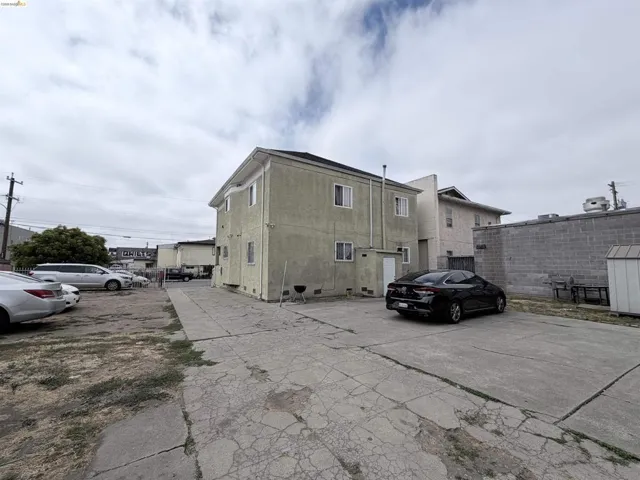 890 31st St, Oakland, California 94608 — photo 5