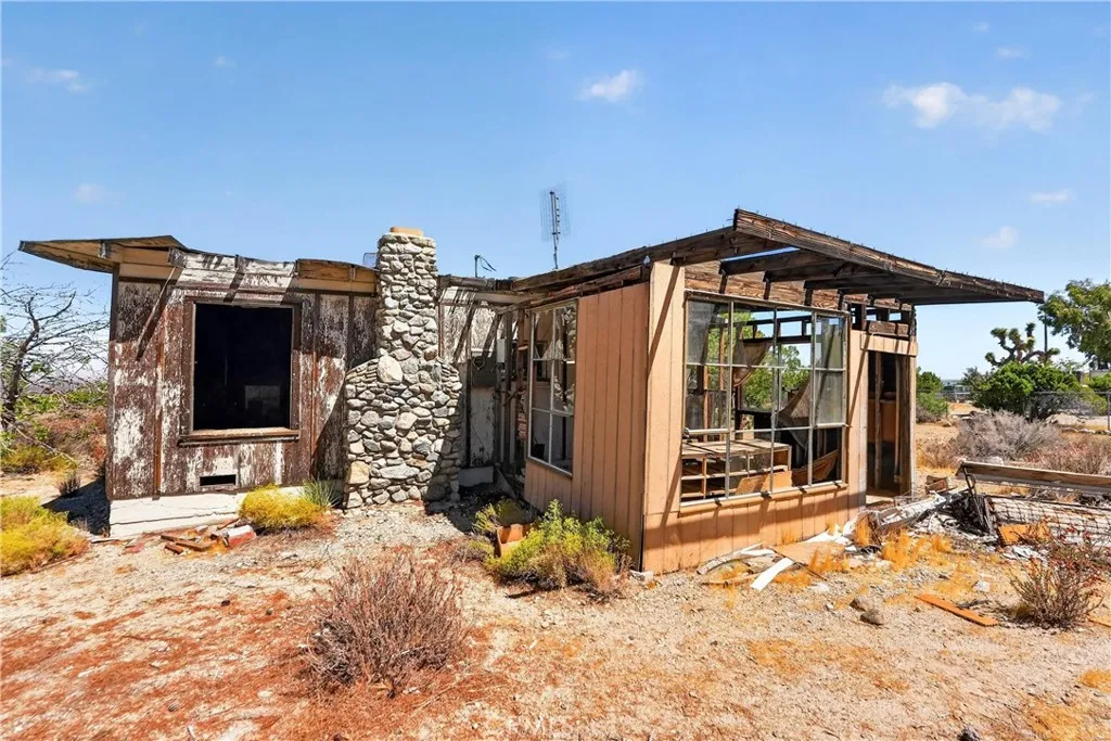 23503-e-ave-z-llano-ca-93544-cabin-front-view.jpg 23503-e-ave-z-llano-ca-93544-cabin-front-view.jpg