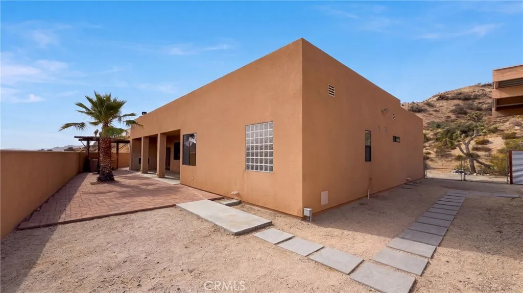 5935 Buena Suerte, Yucca Valley, California 92284 — photo 5