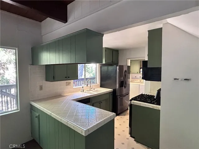 378 Grass Valley, Lake Arrowhead, California 92352 — photo 4