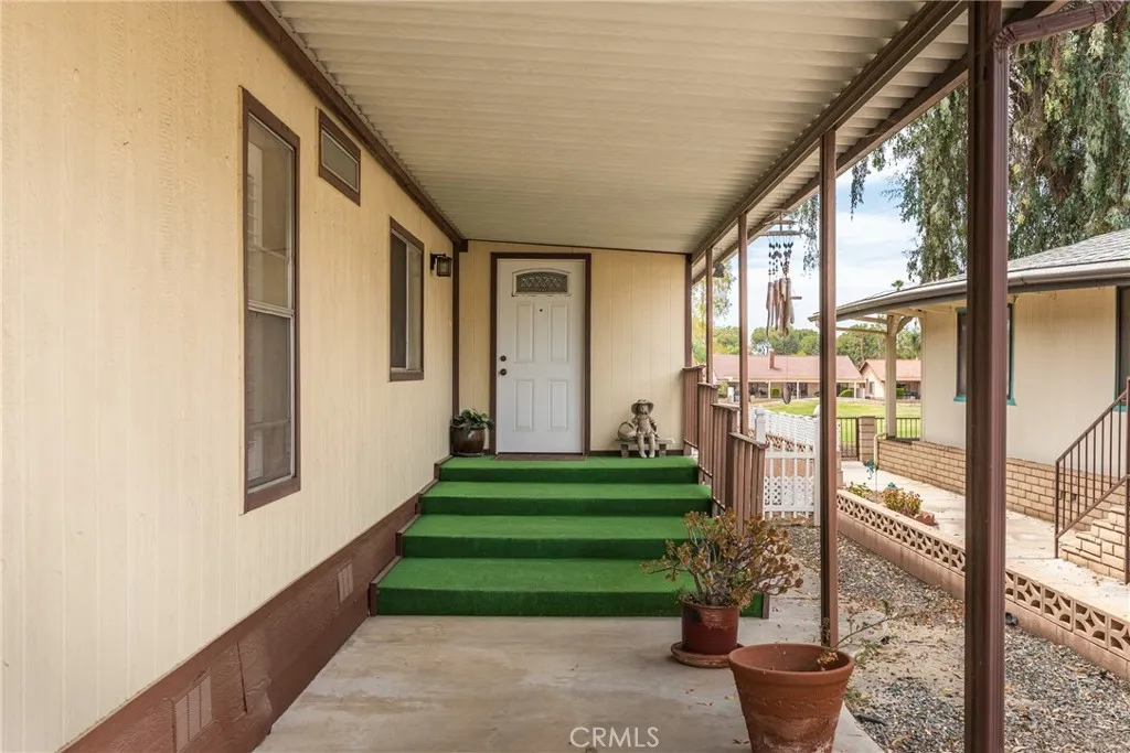 1425 Lodgepole, Hemet, California 92545 — photo 4
