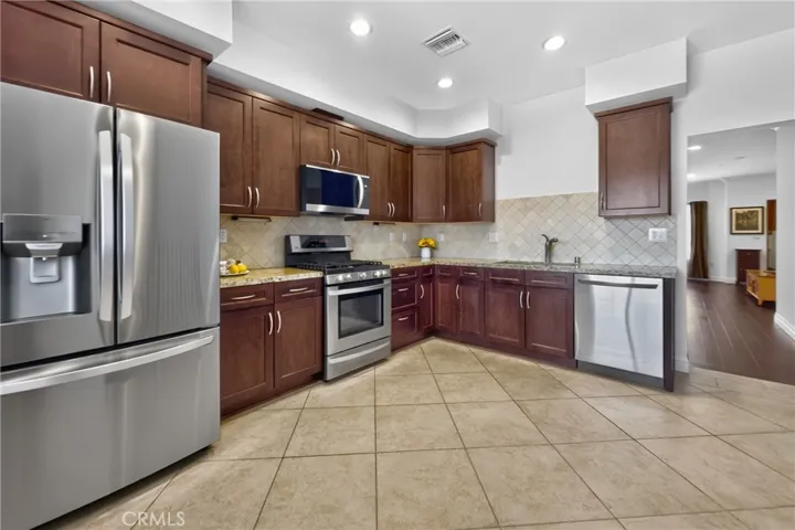 12645 Oxnard, Los Angeles, California 91606 — photo 5