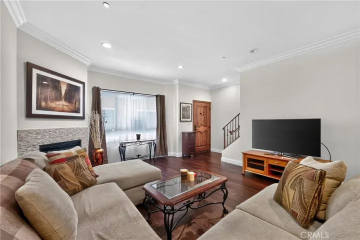 12645 Oxnard, Los Angeles, California 91606 — photo 4