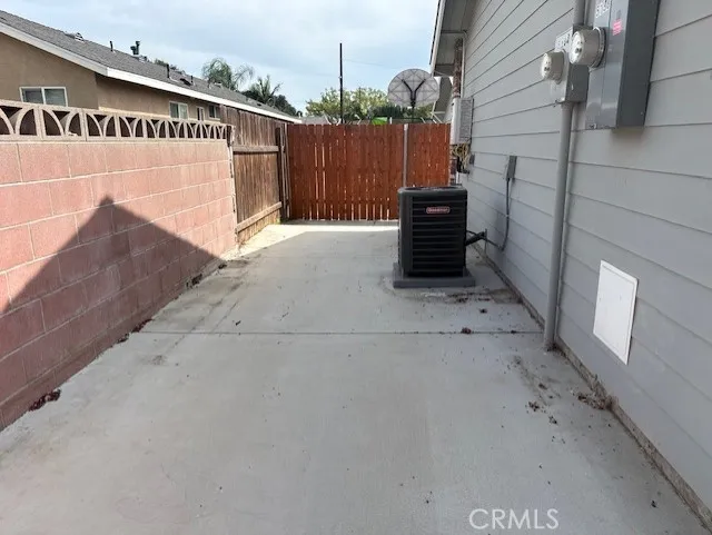 sideyard2 sideyard2
