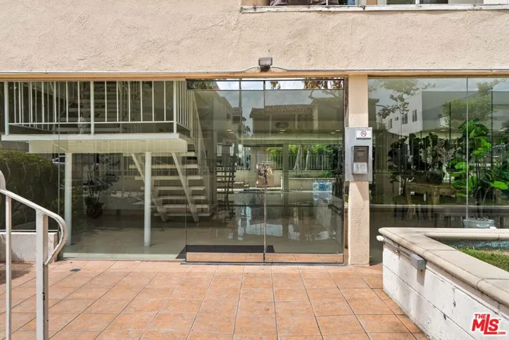 423 S Rexford Drive 305, Beverly Hills, California 90212 — photo 5