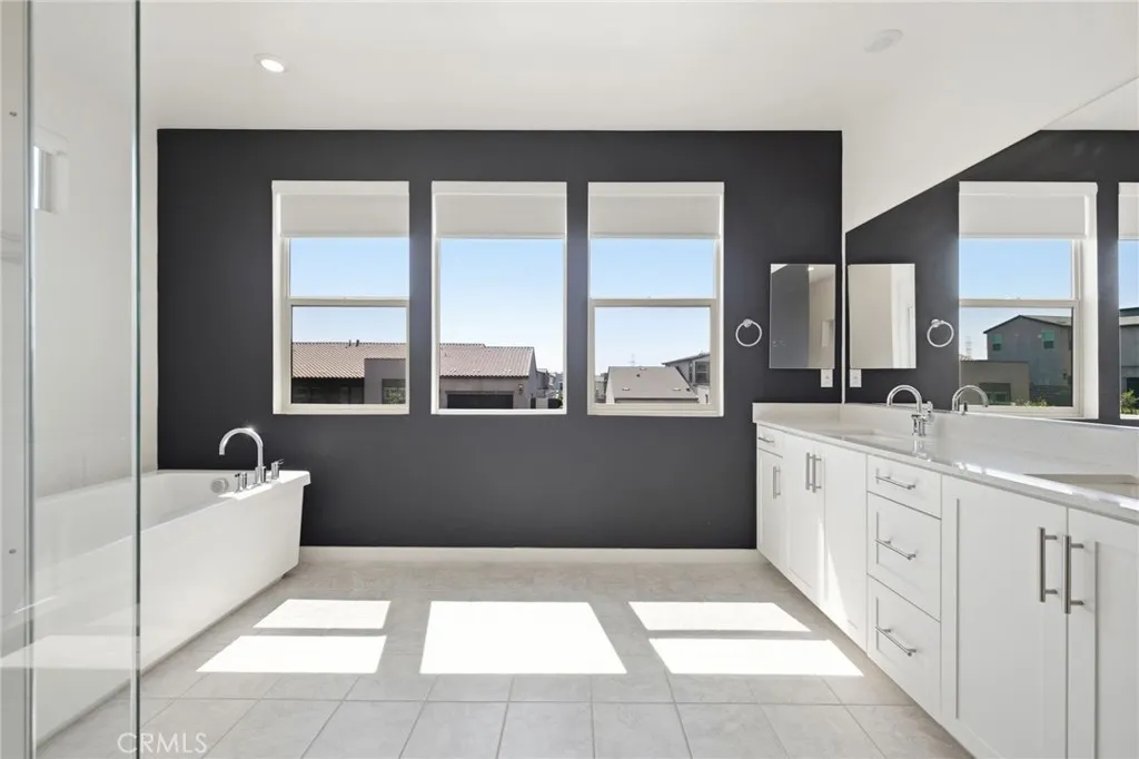 Primary Bathroom (Original) Primary Bathroom (Original)