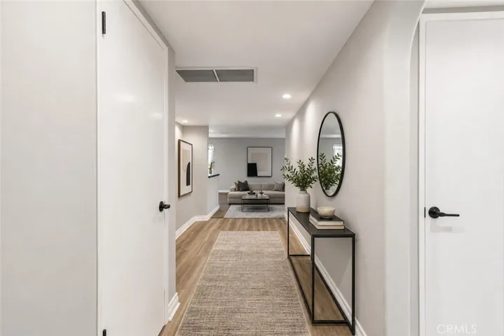 16012 Moorpark, Encino, California 91436 — photo 5