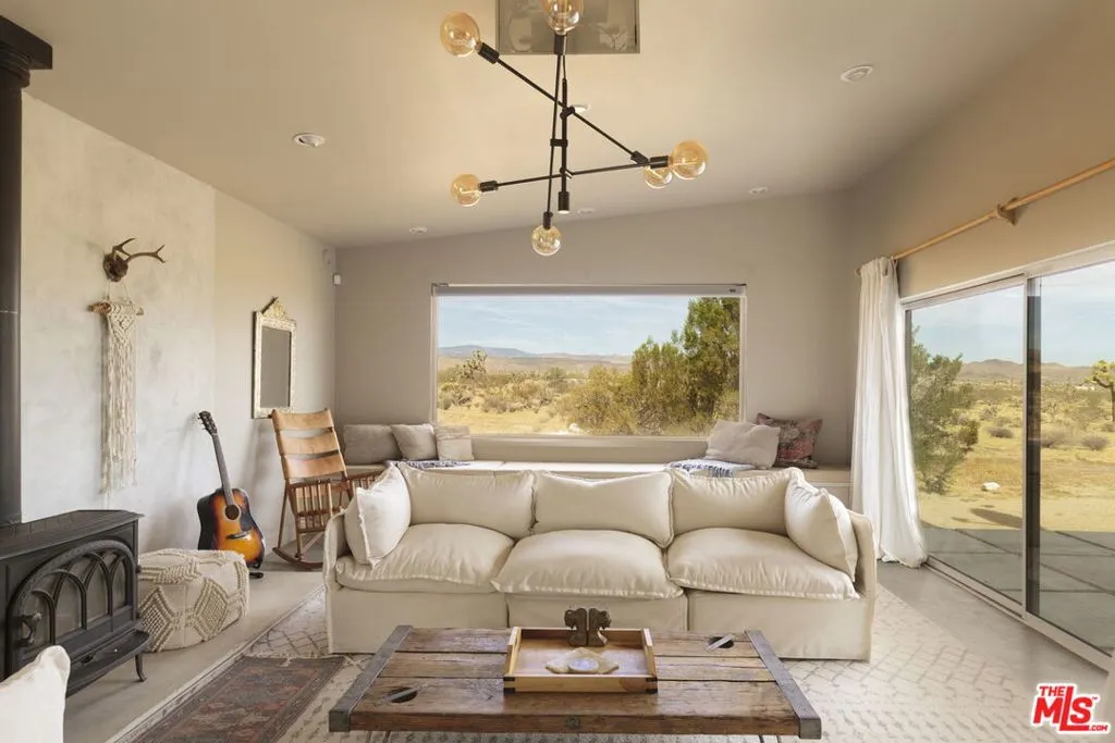 978 Hilton Avenue, Yucca Valley, California 92284 — photo 4