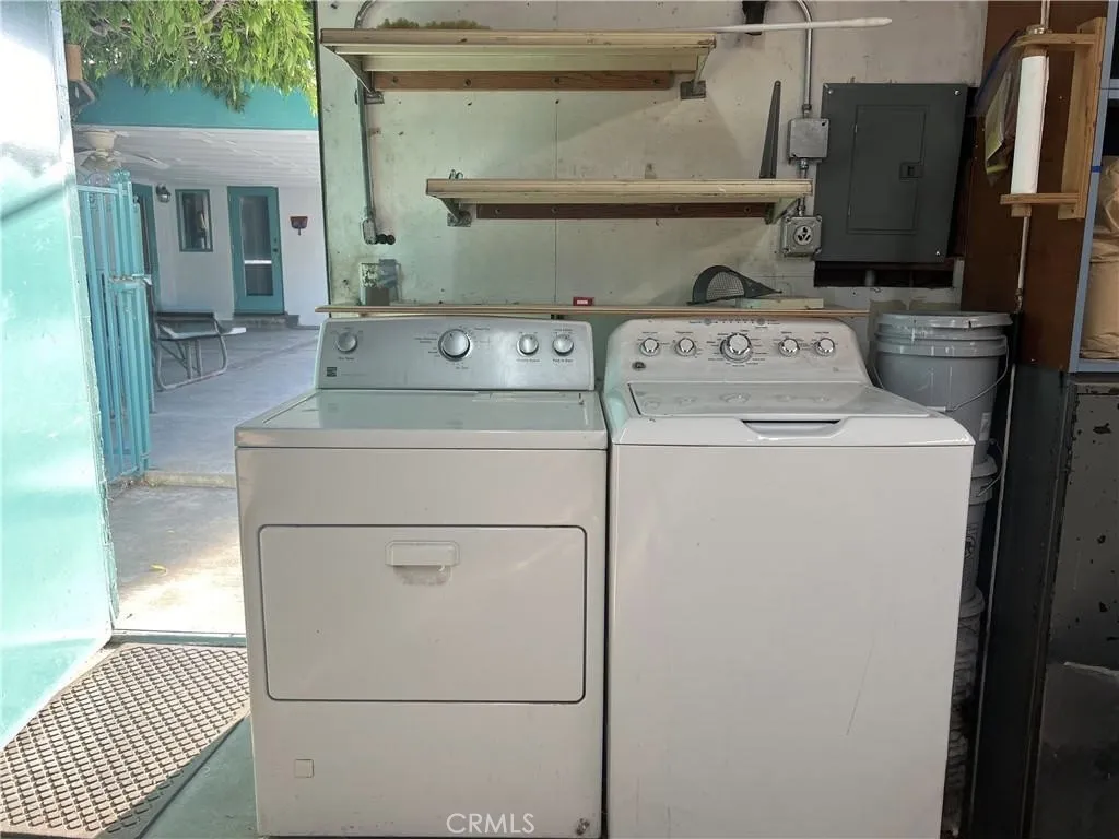 Washer/Dryer in Garage