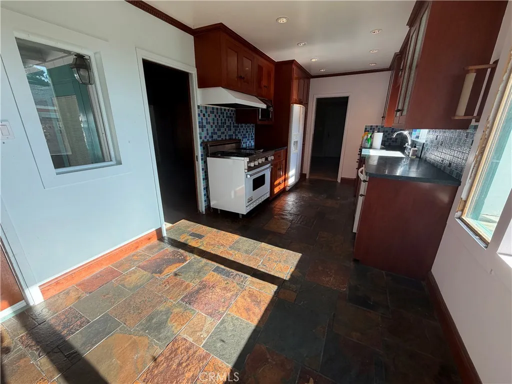 Eat in Kitchen