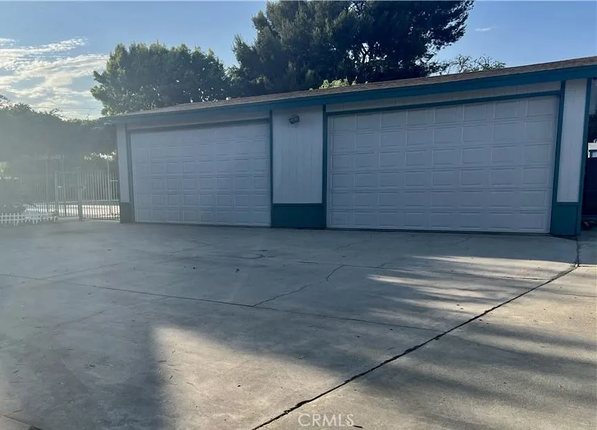 2 (2-car garages)