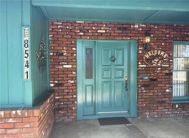 Welcome to 8541 Orangewood Avenue