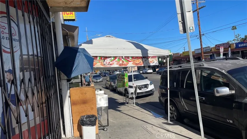 Sidewalk sales permitted