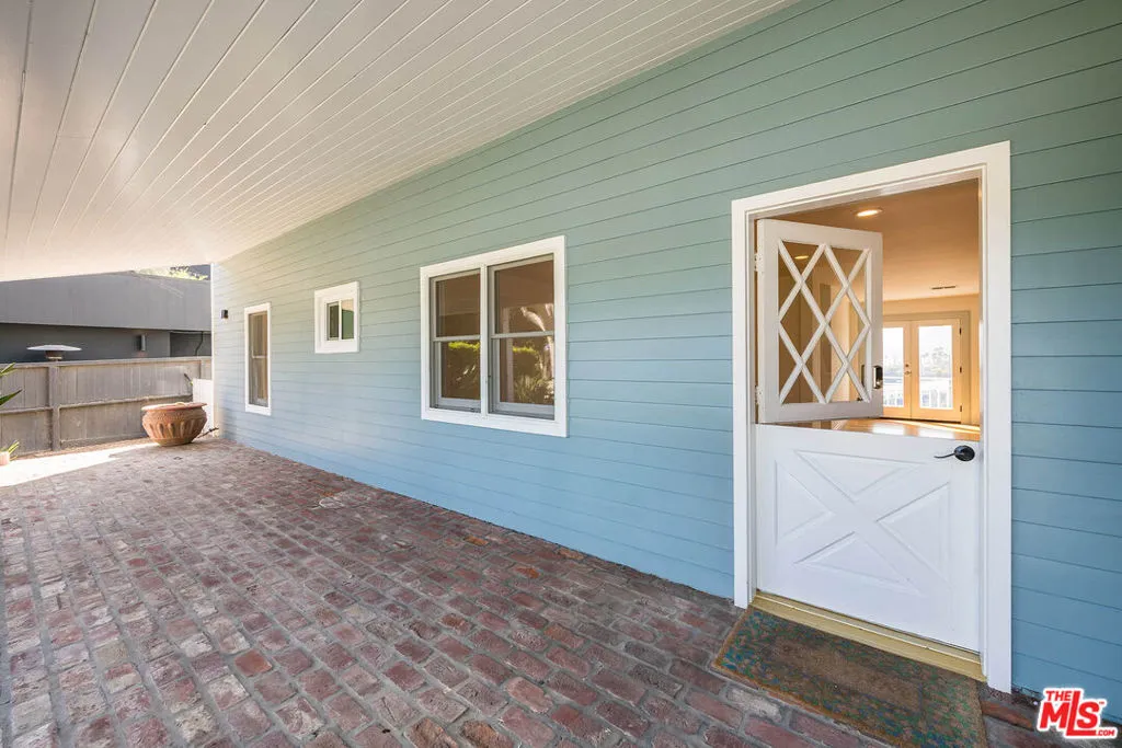 6457 Surfside Way, Malibu, California 90265 — photo 4